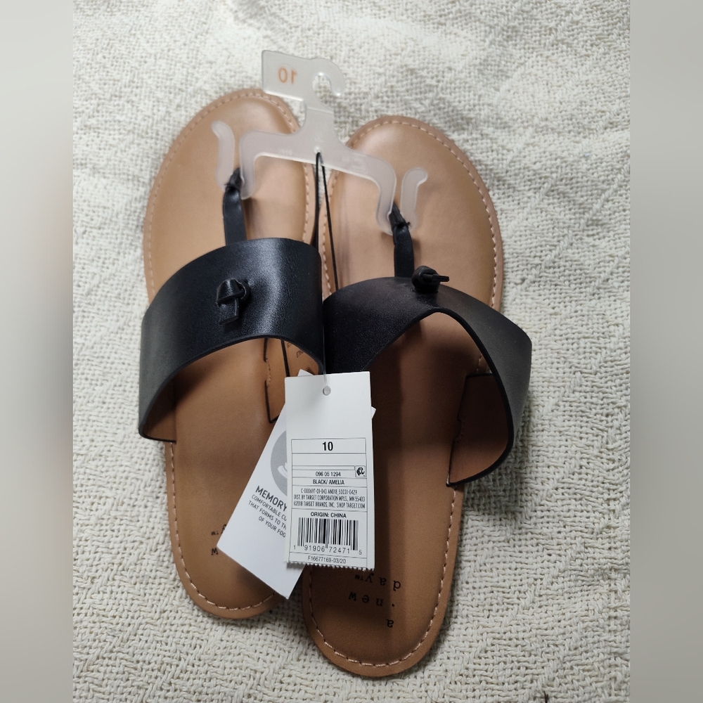 Black and Tan Minimalist Sandals with Thong Design